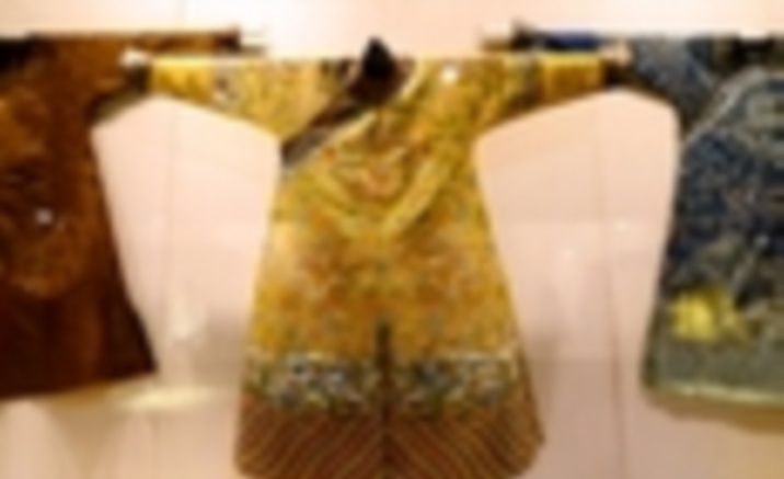 Ming and Qing Dynasties’ garment displayed in Shandong Provincial Museum 
