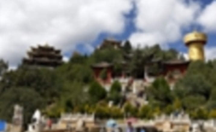 Dukezong Ancient Town begins reconstruction after fire