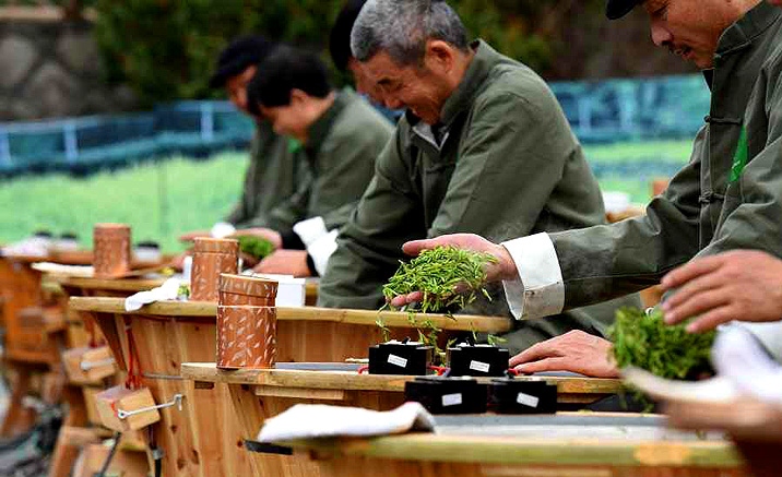 Concours de cuisson de feuilles de thé (vert) Longjing - Hangzhou, province Zhejiang