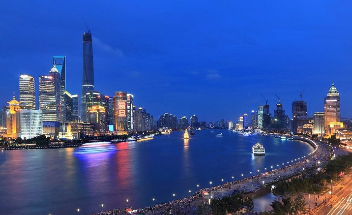 nouvelle plate-forme pour admirer les belles vues du fleuve Huangpu