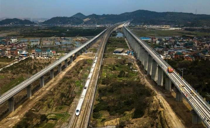 Track laying completed on new Hangzhou-Huangshan high-speed line