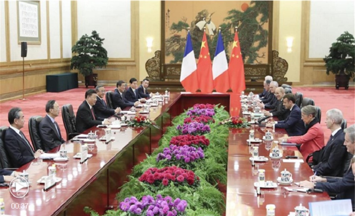 Macron en visite en Chine : plus de 15 milliards de dollars de contrats signés