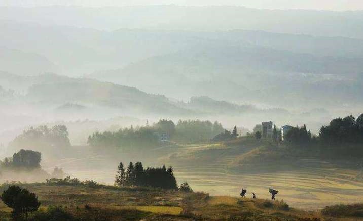 “Colorful Southwest China” Photography Exhibition opens in Chongqing