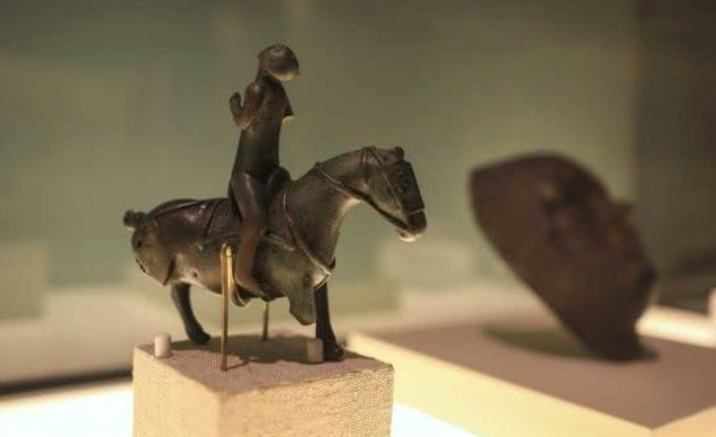 Silk Road civilization exhibition opens in Beijing