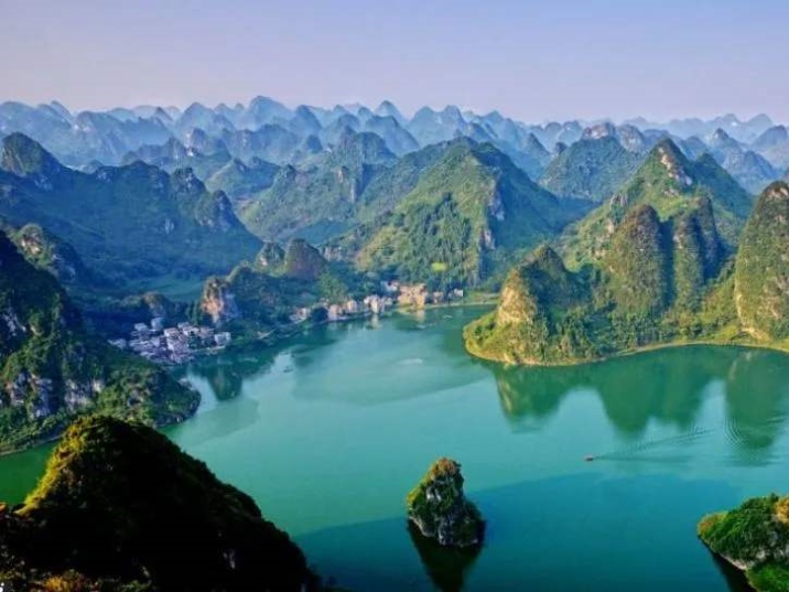 Jinlian Lake
