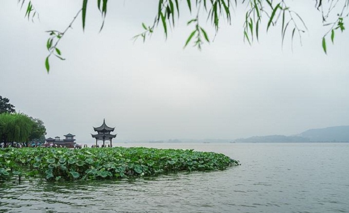 Hangzhou West Lake partially opens to public