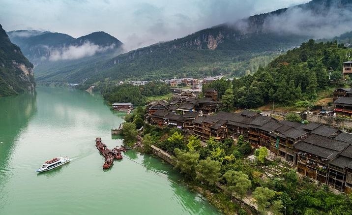 Gongtan Ancient Town holds the Folk Song Festival