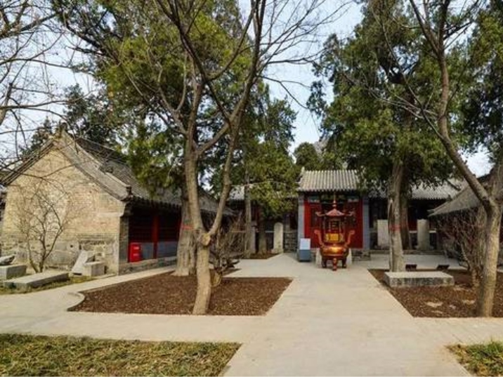 Huayang Palace 