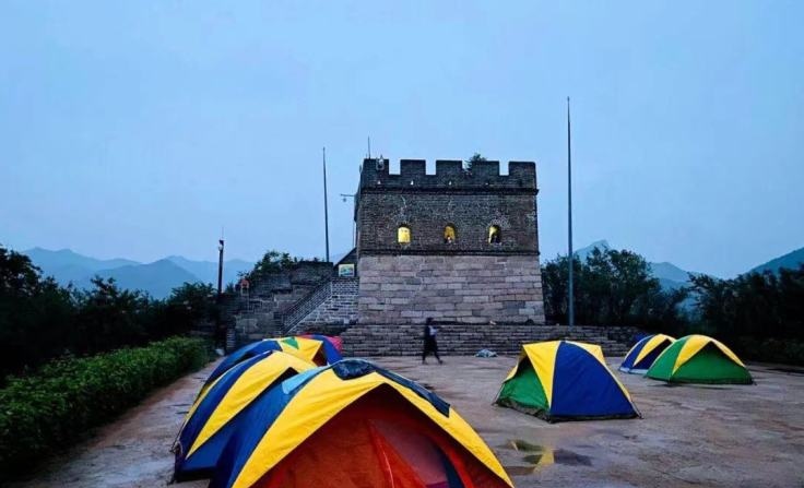 Camping on Huanghuacheng Lakeside Great Wall
