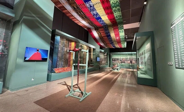 Xinjiang Hetian Intangible Cultural Heritage Exhibition meets Beijing