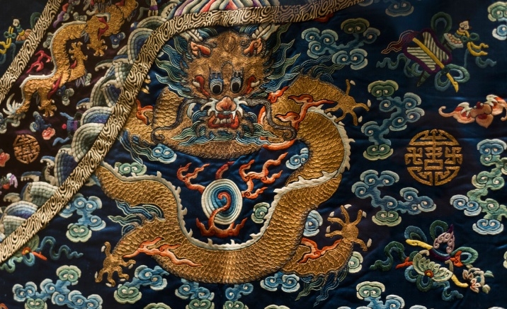 Rare Qing Dynasty imperial haute couture exhibition debuts in Shanghai