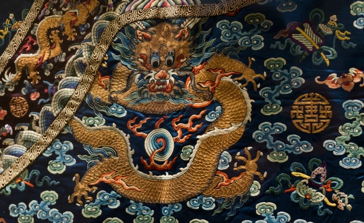 Rare Qing Dynasty imperial haute couture exhibition debuts in Shanghai