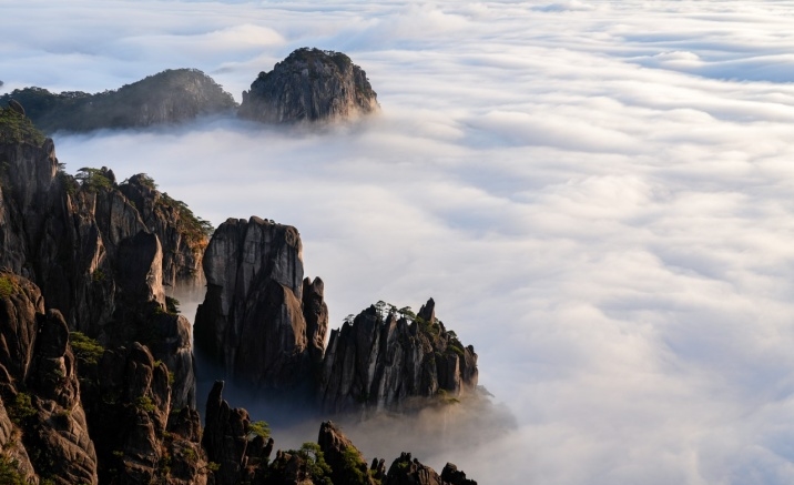 Yellow Mountain Summer Travel FAQ: Escaping into the Misty Peaks & Heritage Sanctuaries