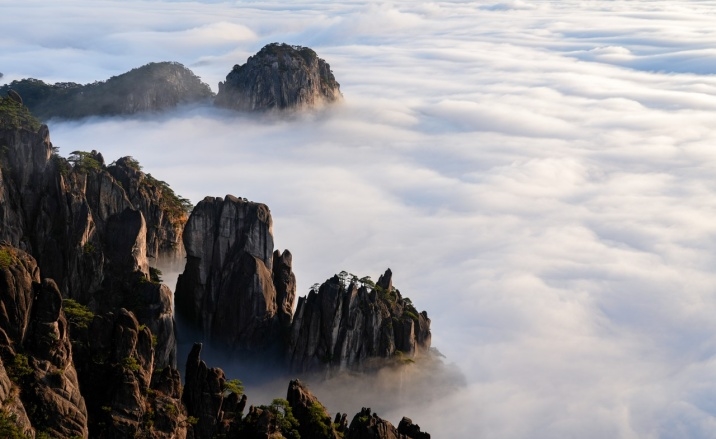 Yellow Mountain Summer Travel FAQ: Escaping into the Misty Peaks & Heritage Sanctuaries