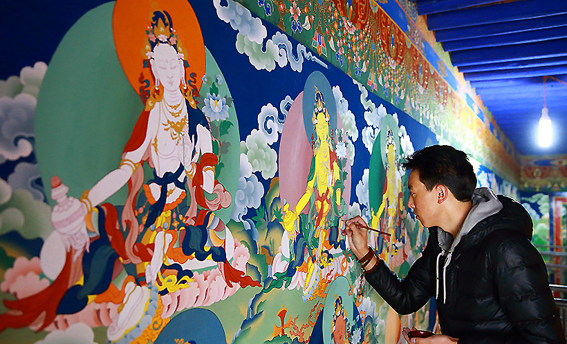 Le plus jeune peintre de thangkas du Tibet.