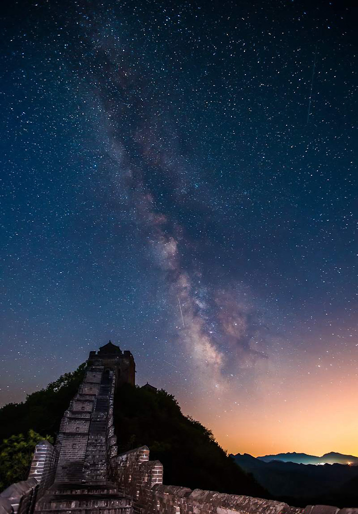 Jinshanling : sous le ciel des étoiles en début de l'été
