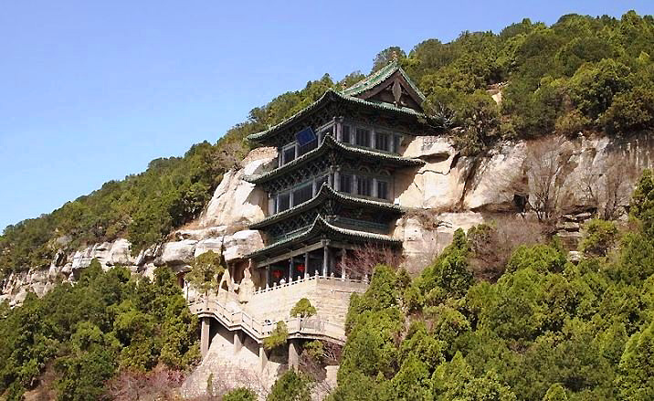 Les Grottes de Tianlongshan, un bon exemple de l'art rupestre du bouddhisme chinois.