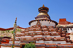 la fameuse pagode Kumbum -- le monastère Pelkhor Chode 