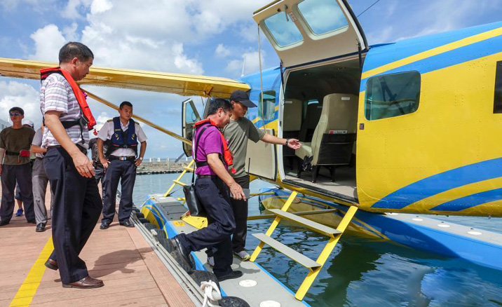 L'opération d'essai officielle des tours d'hydravion à Haikou, province du Hainan